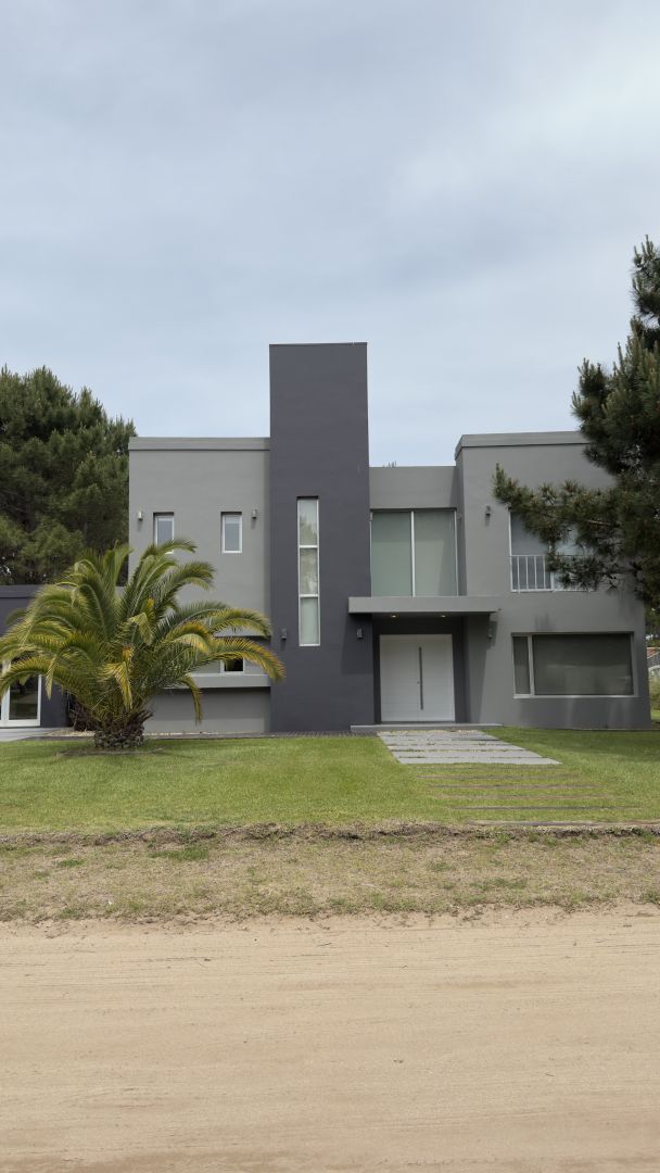 Casa EN VENTA Y ALQUILER
