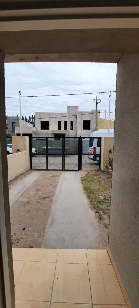ALQUILER DE CASA EN Centenario - Perticone - 22