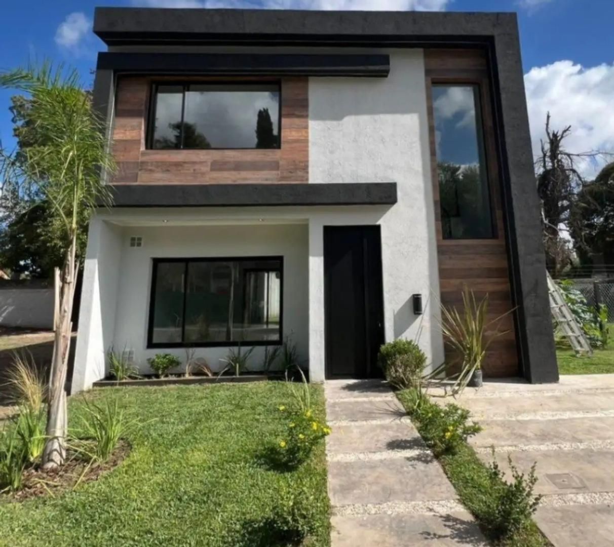 Casa en Santos vega 2100