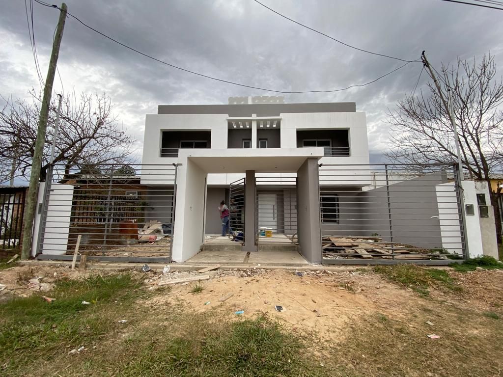 Casa en venta y alquiler Golf 6 ambientes