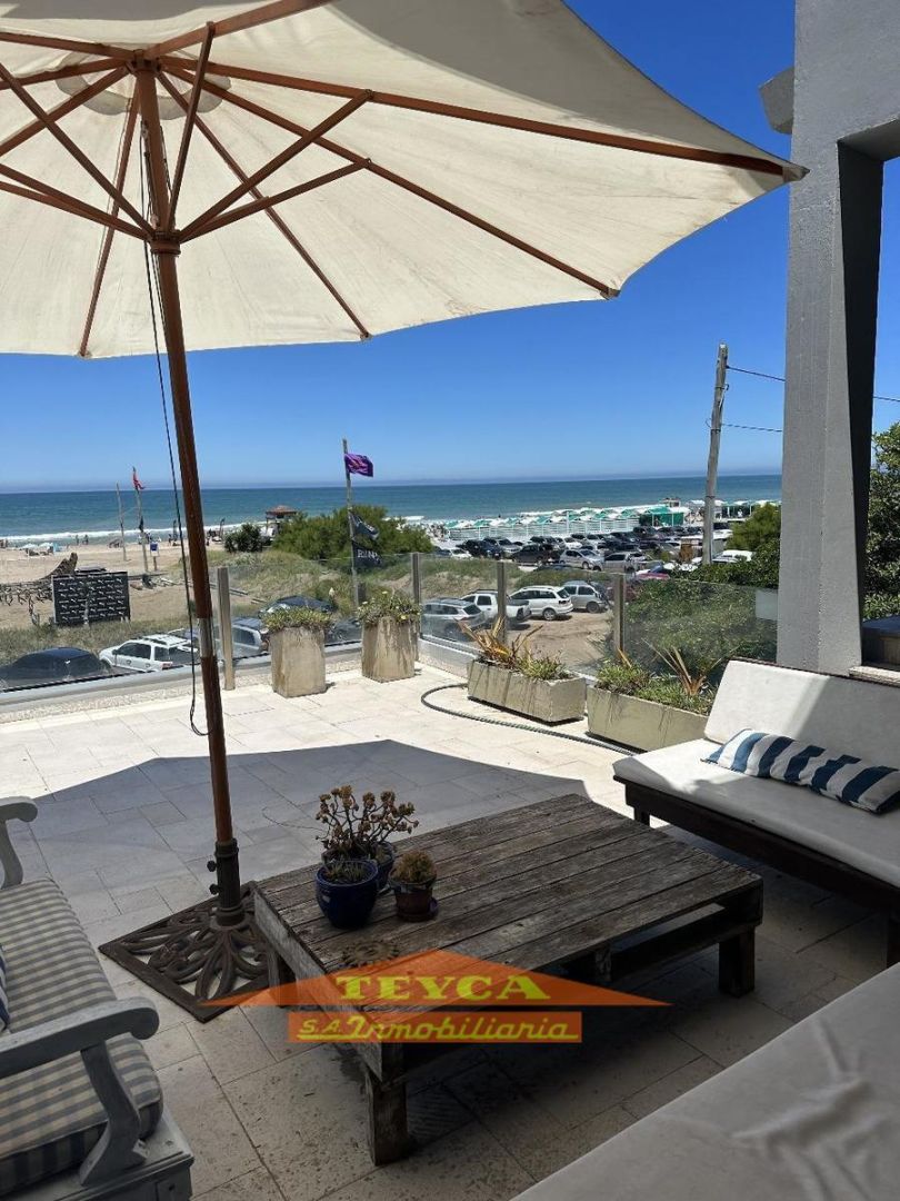 Casa en venta Lasalle 10 ambientes