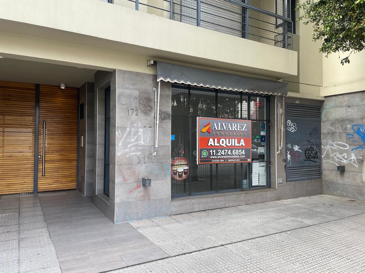 Local Comercial en Hipolito Yrigoye 100