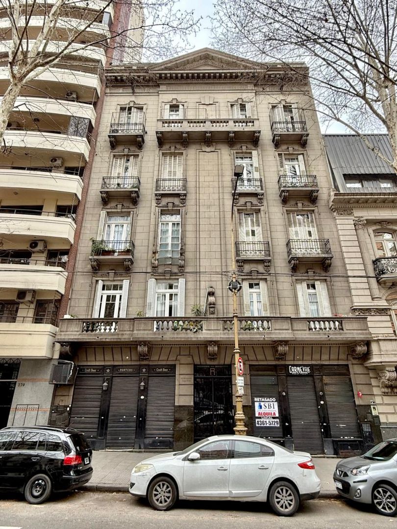 Local Comercial en Av Montes de Oca 200