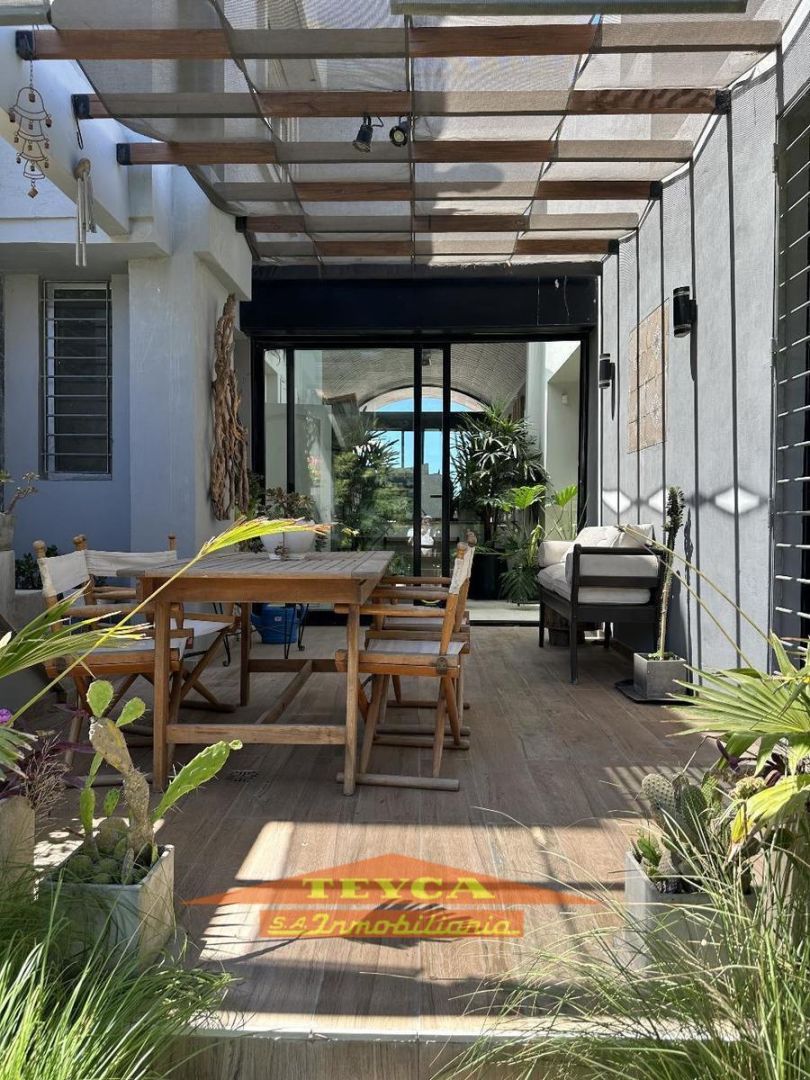 Casa en venta Lasalle 10 ambientes