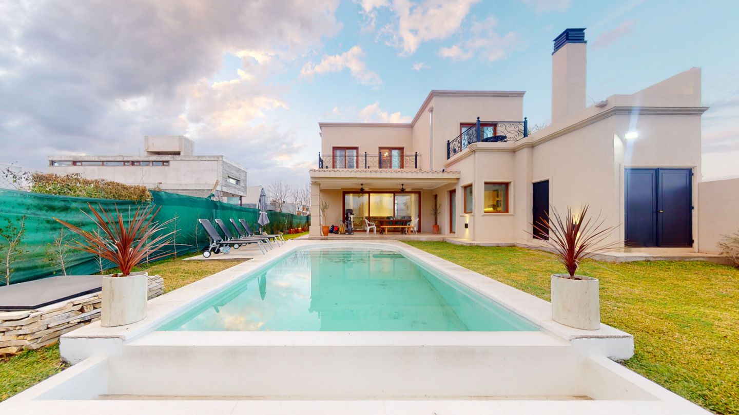 VENTA DE CASA EN La Plata - City Bell - 49