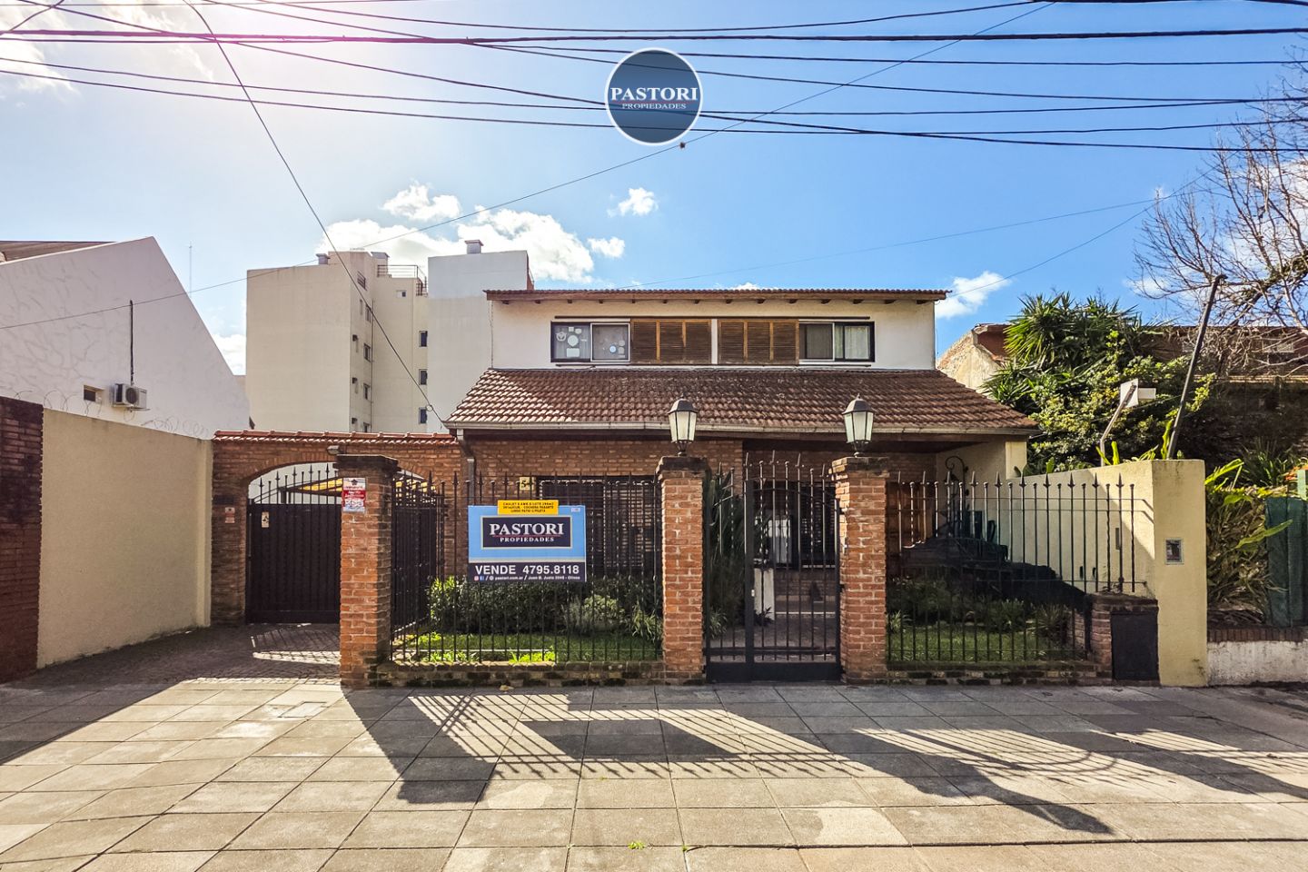 Casa en Chacabuco 1700