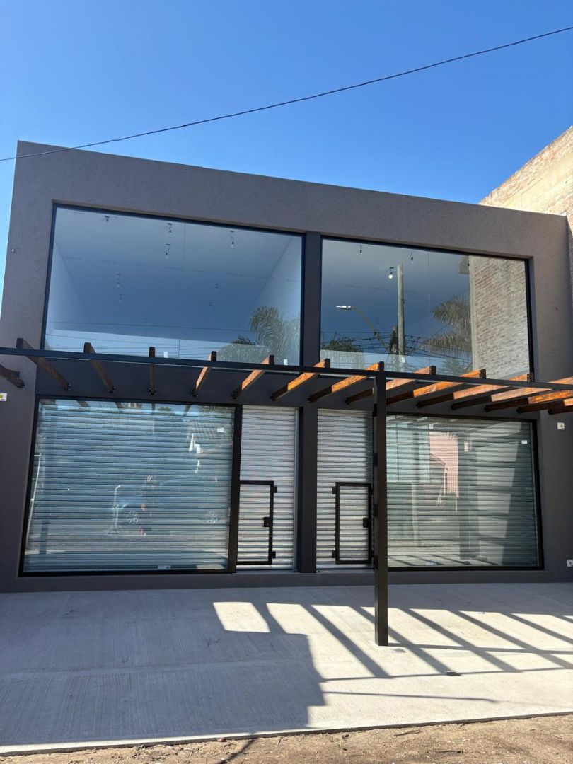 Local Comercial en Las Heras 500
