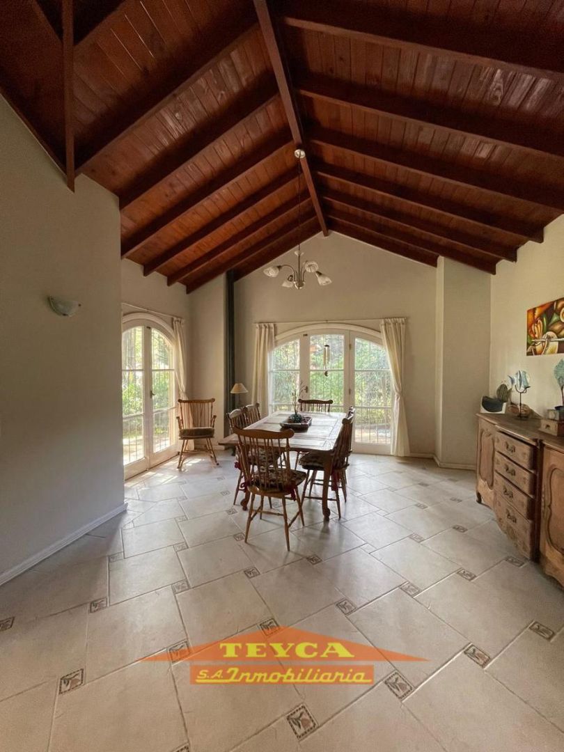 Casa en venta Lasalle 4 ambientes