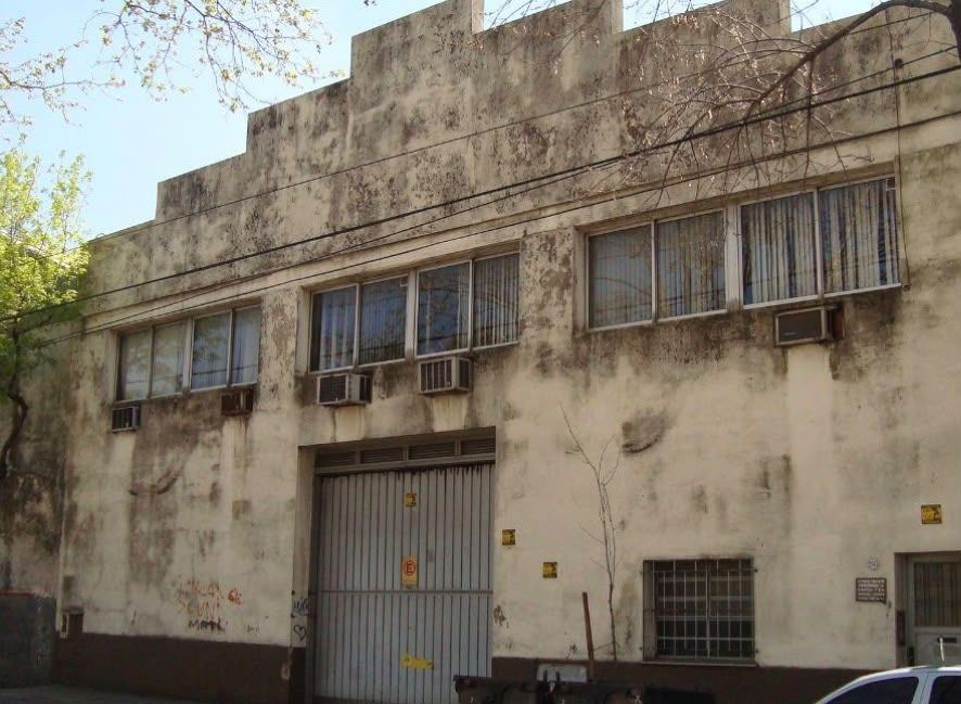 Local Comercial en Osvaldo Cruz 2500
