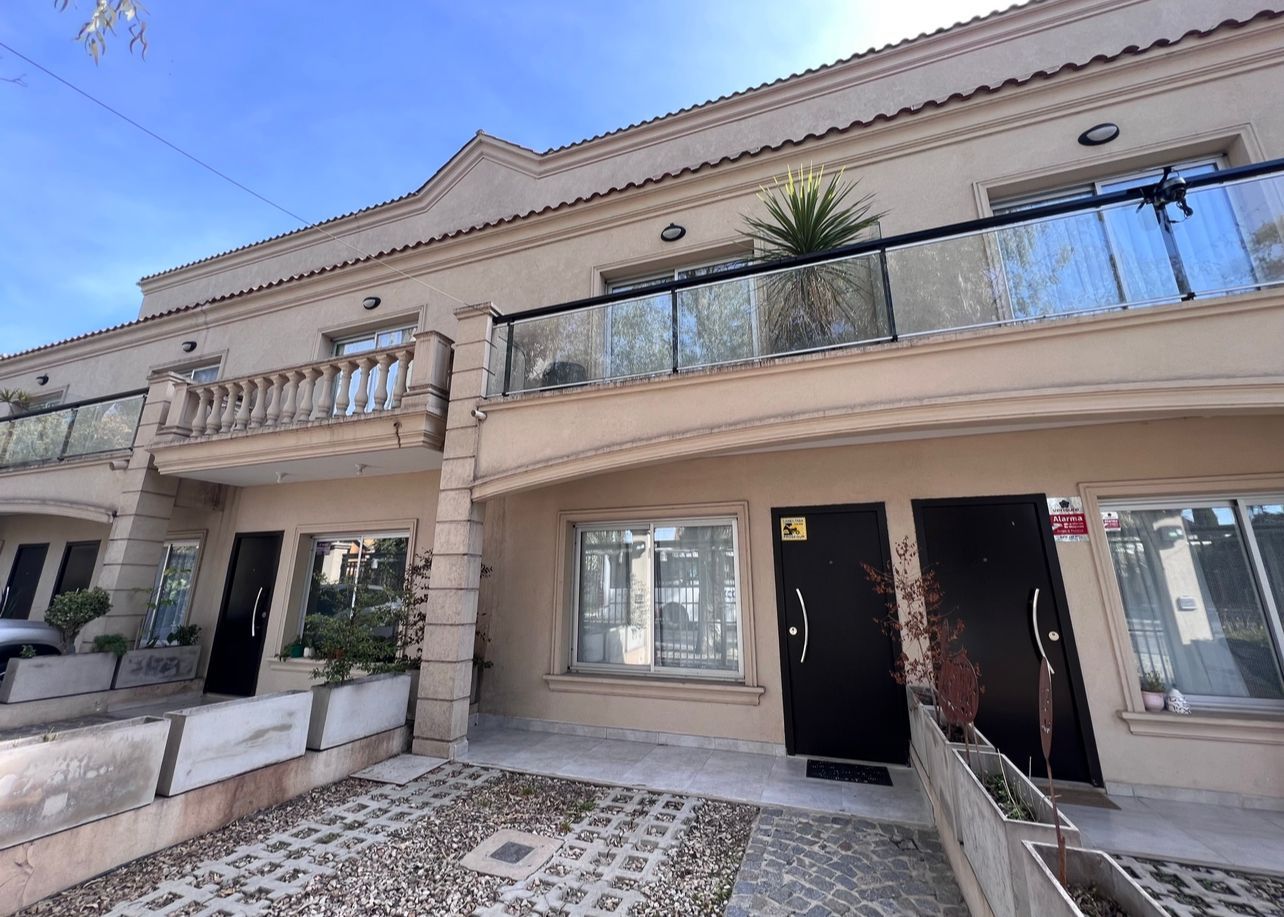 Casa en venta Ciudad Jardín Lomas 4 ambientes