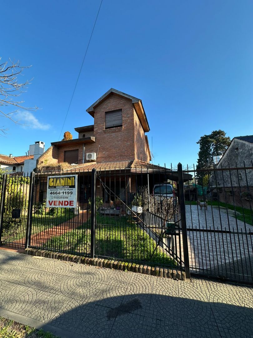 Casa en venta 5 ambientes