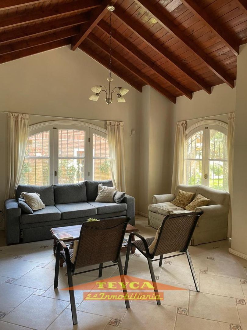 Casa en venta Lasalle 4 ambientes