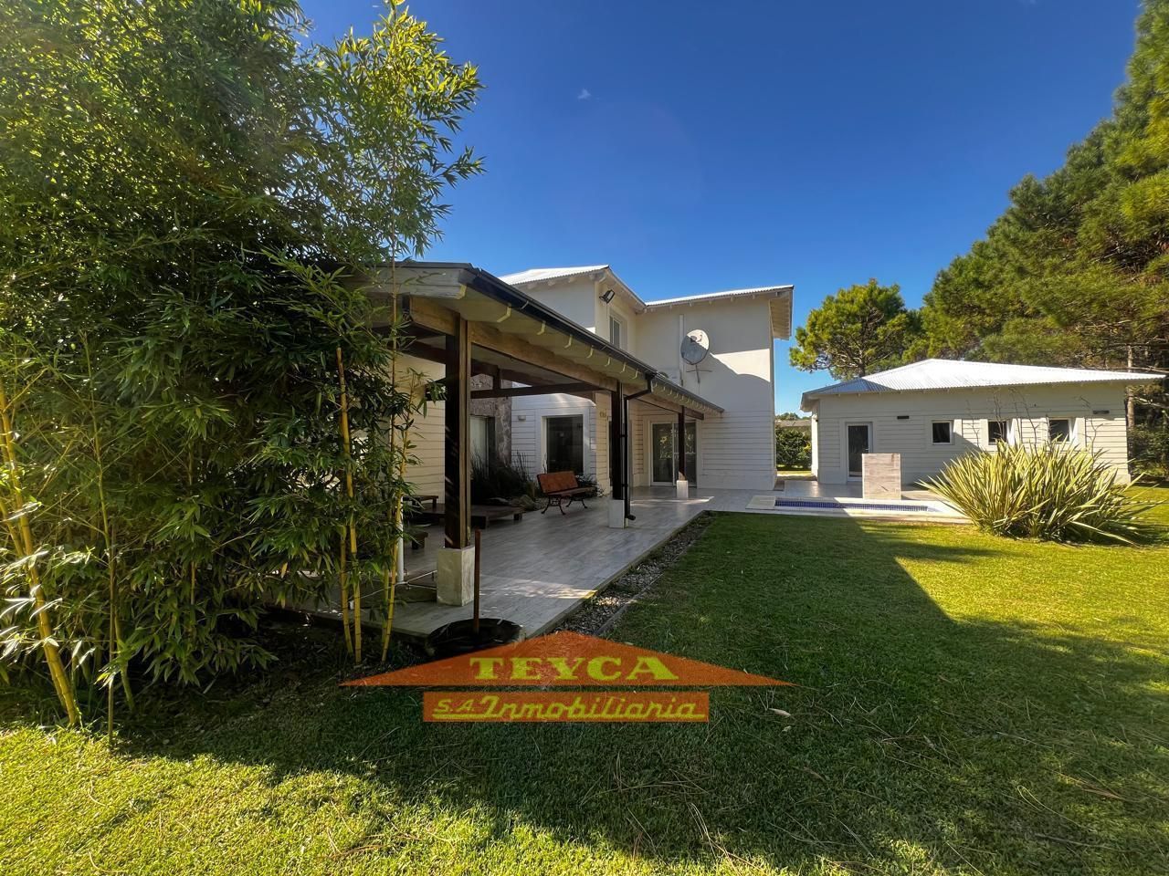 Casa en venta La Herradura 5 ambientes