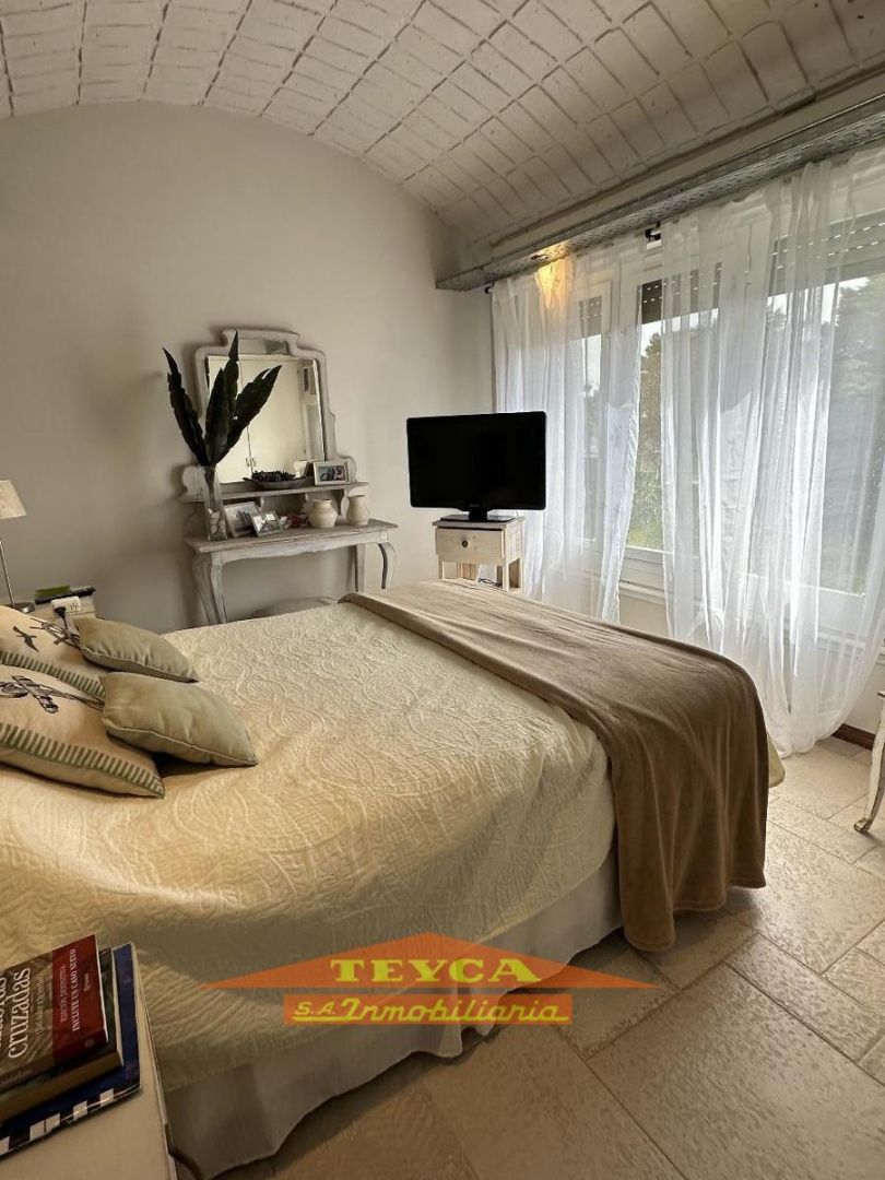 Casa en venta Lasalle 10 ambientes