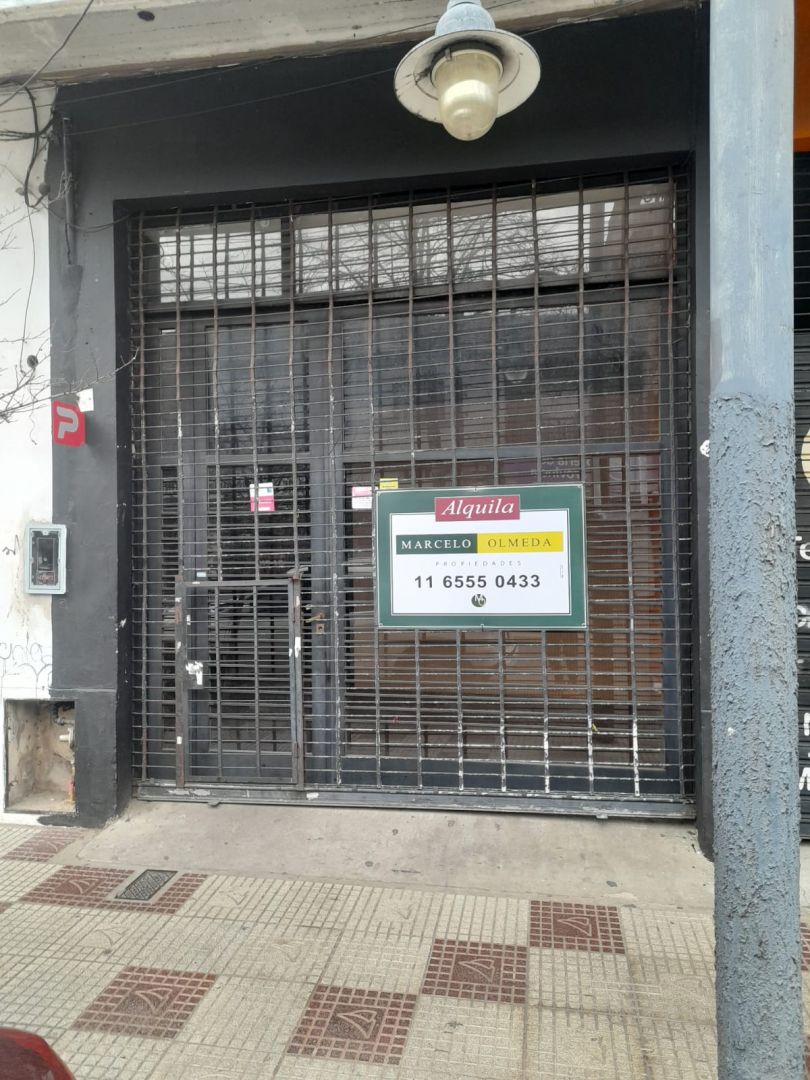 Local Comercial en PTE PERON 2700