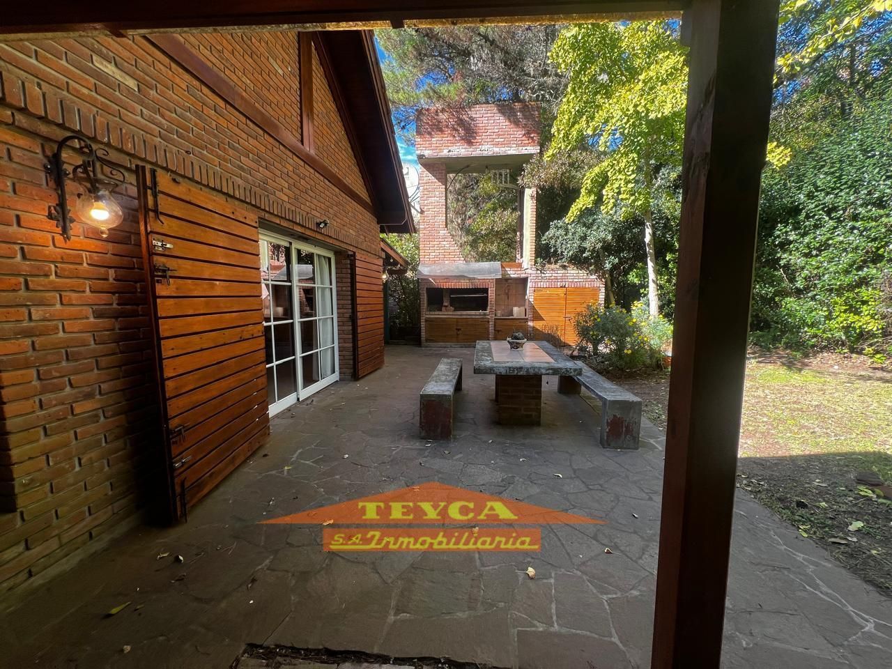 Casa en venta Lasalle 5 ambientes