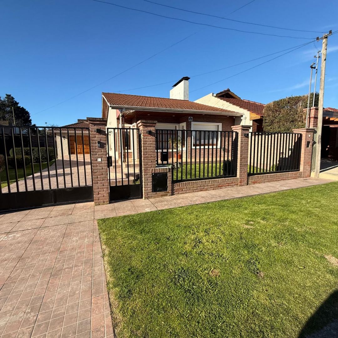Casa en Venta 2 Dormitorios, 600m² — Excelente Chalet