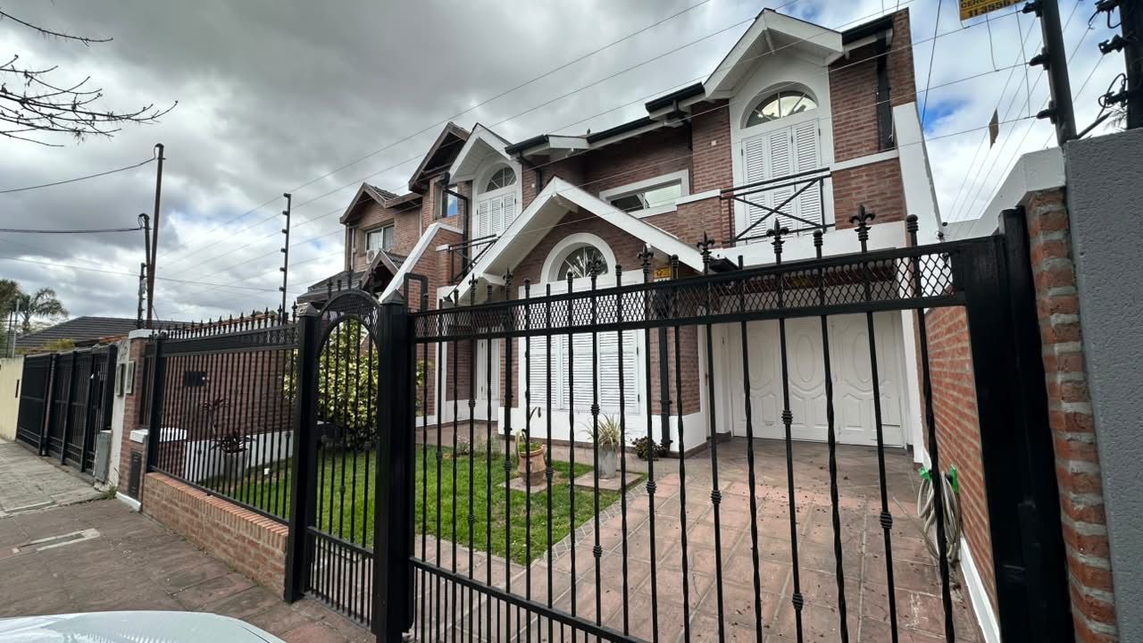 Casa en ANDRES LAMAS 100