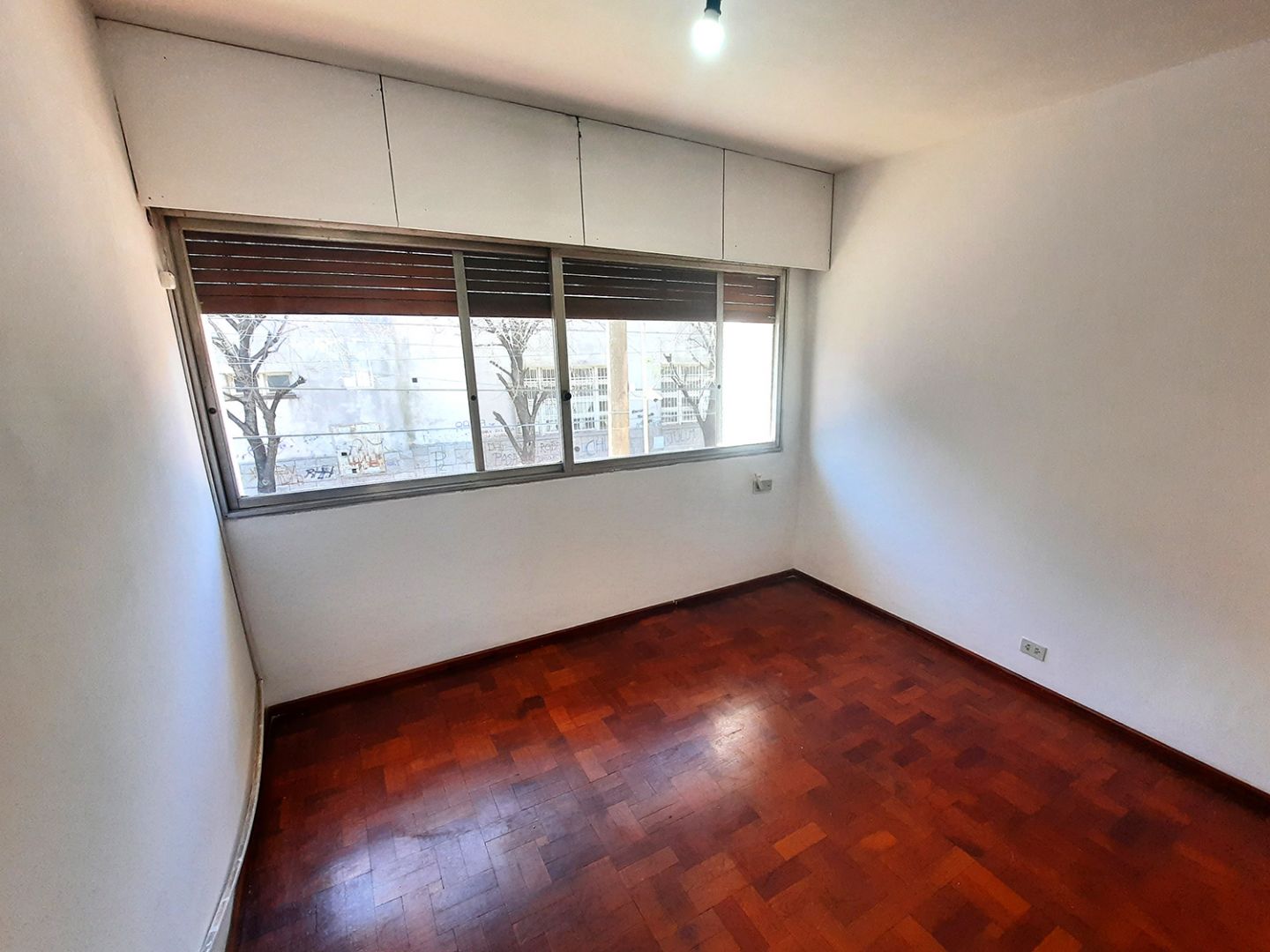 VENTA DE CASA EN San Nicolás de los Arroyos - Centro - 31
