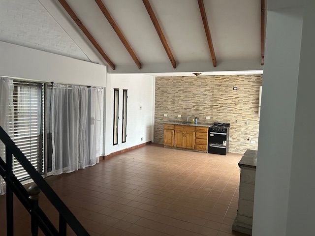 ALQUILER DE DEPARTAMENTO EN Lanús - Remedios de Escalada - 2