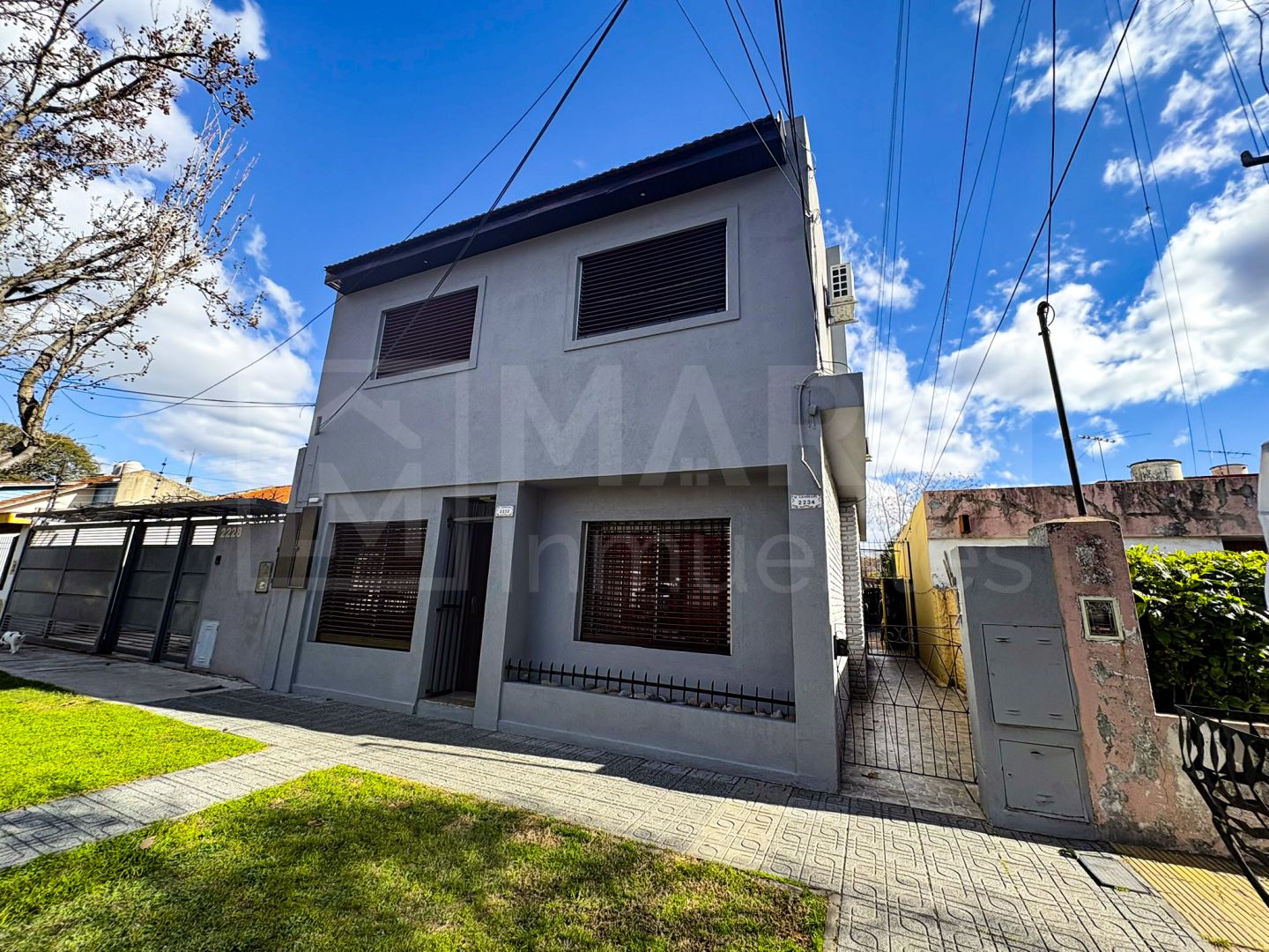 Casa en maquinista carre 2200