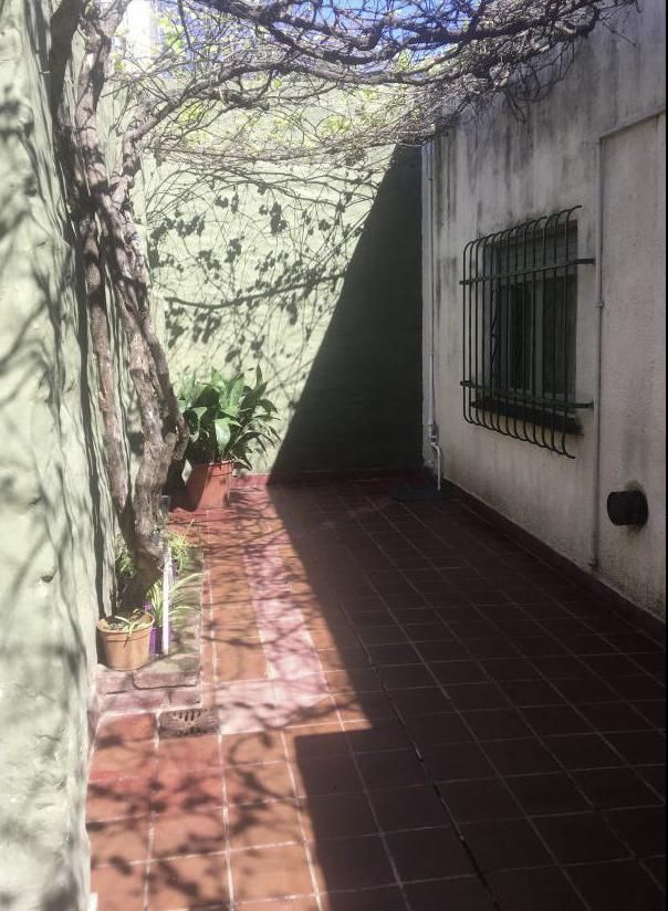 VENTA DE CASA EN G.B.A. Zona Sur - Almirante Brown - 25