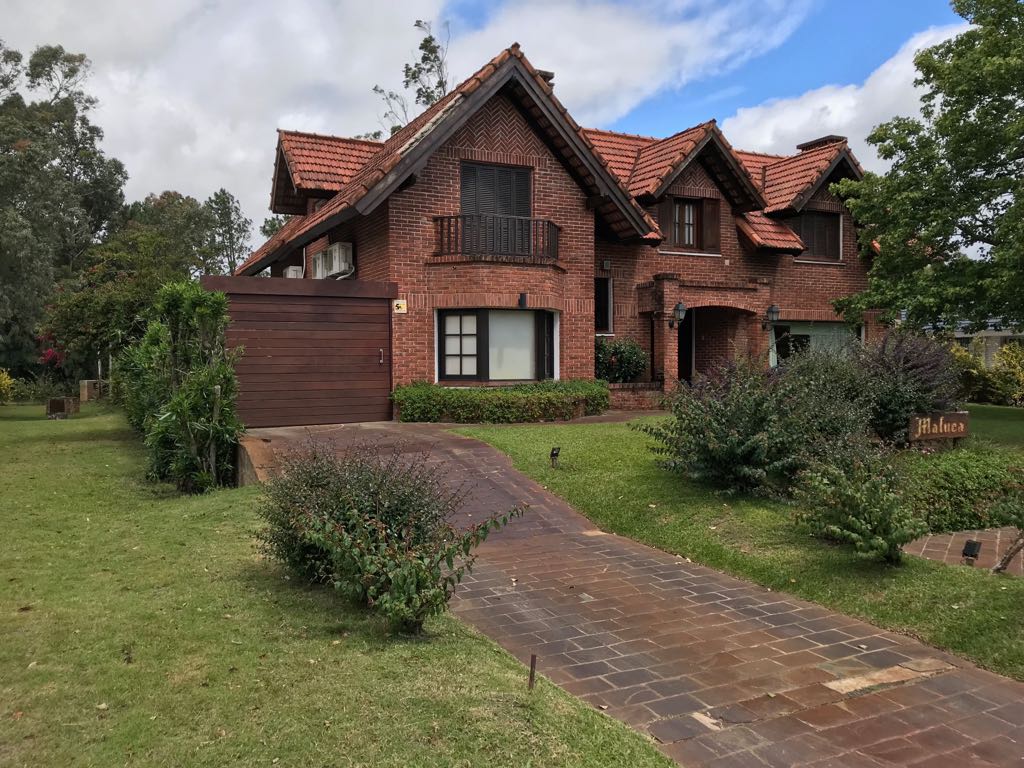 Casa en venta en Solanas, Punta Ballena de 5 dormitorios - BEBA PAEZ VILARO