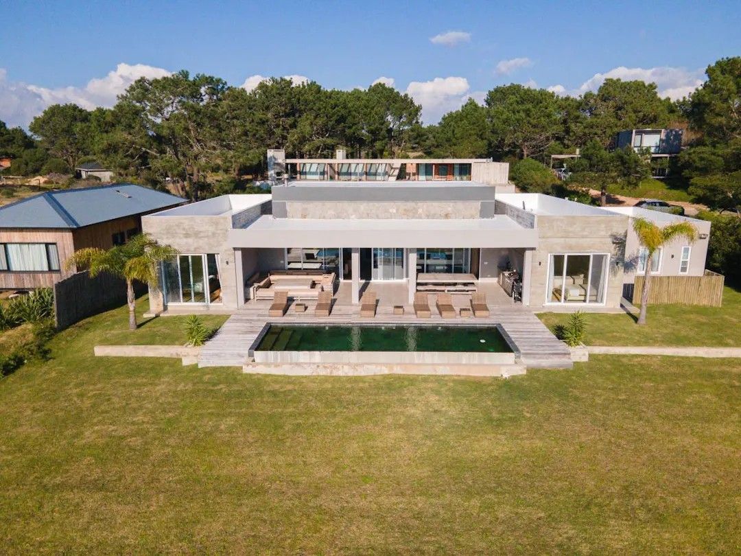 Casa en venta Laguna Escondida 4 ambientes