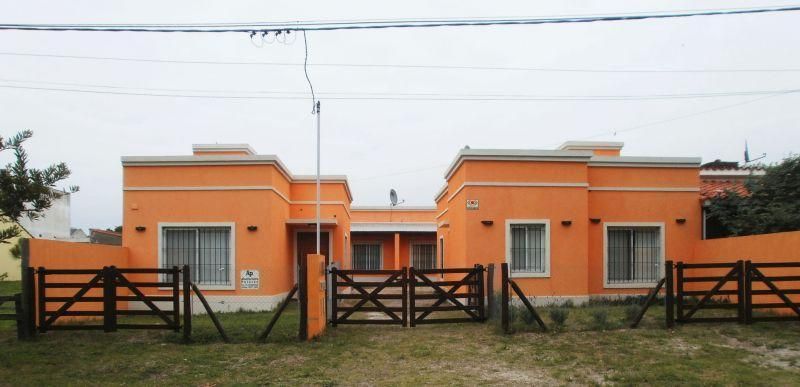 ALQUILER DE CASA EN Aguas Verdes - 2