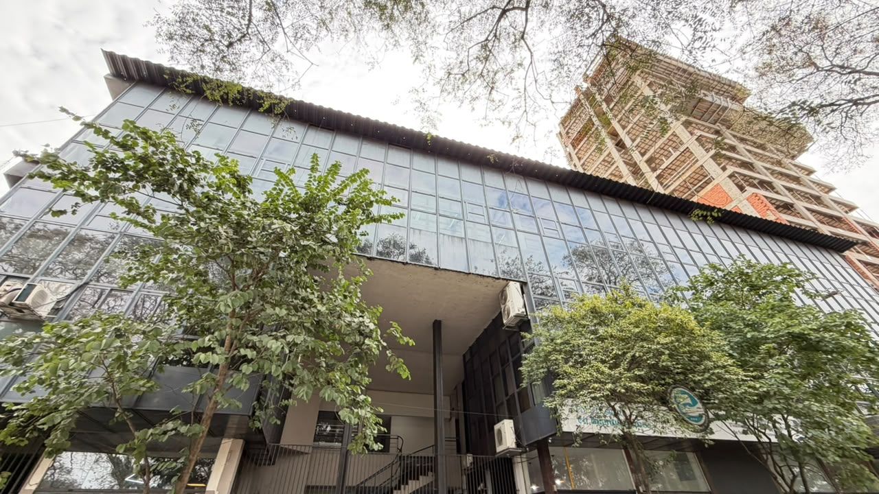 Oficina en rivadavia 2500