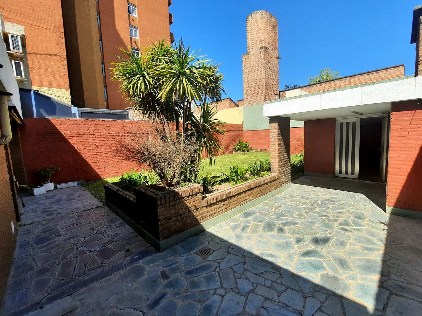 VENTA DE CASA EN San Nicolás de los Arroyos - Centro - 33