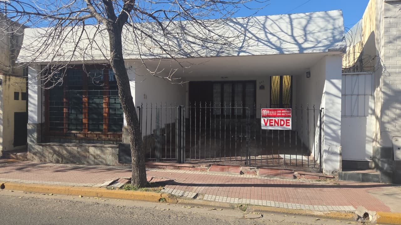 Casa en CASEROS
