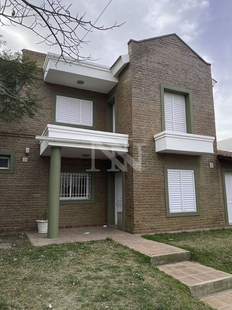 Casa en Chacabuco 700