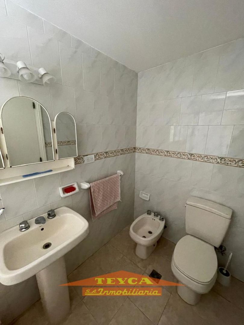 Casa en venta Lasalle 4 ambientes