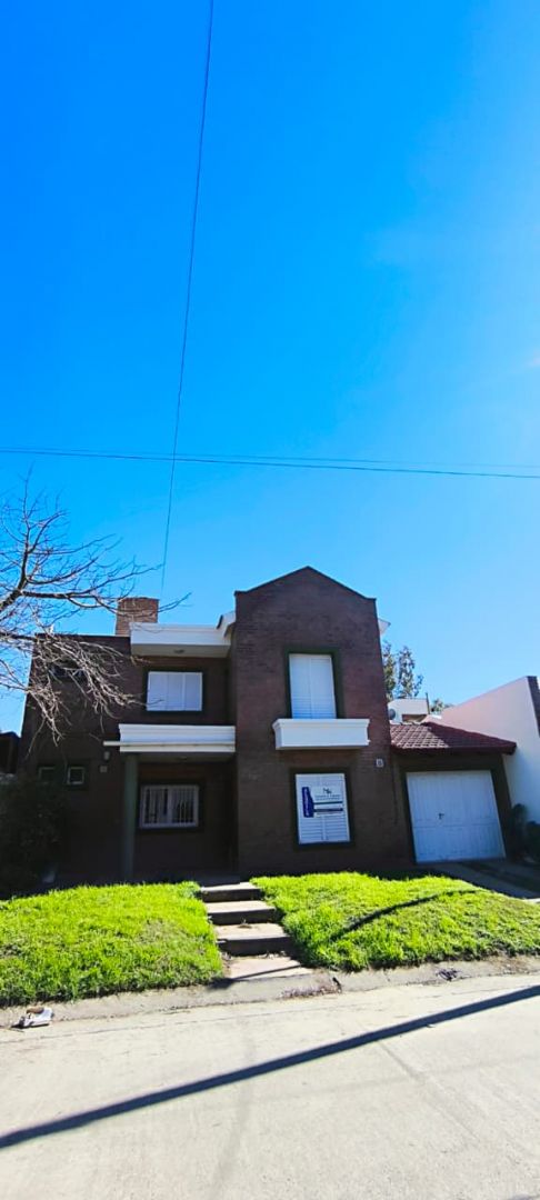 Casa en Chacabuco 700