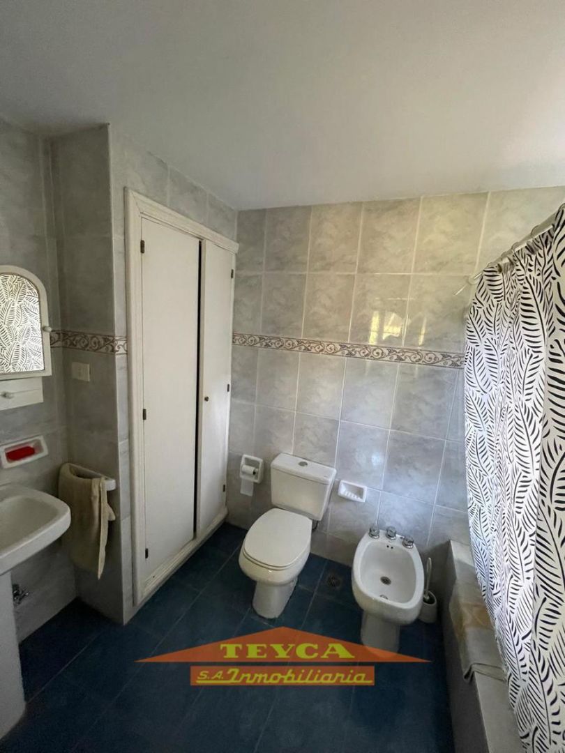 Casa en venta Lasalle 4 ambientes