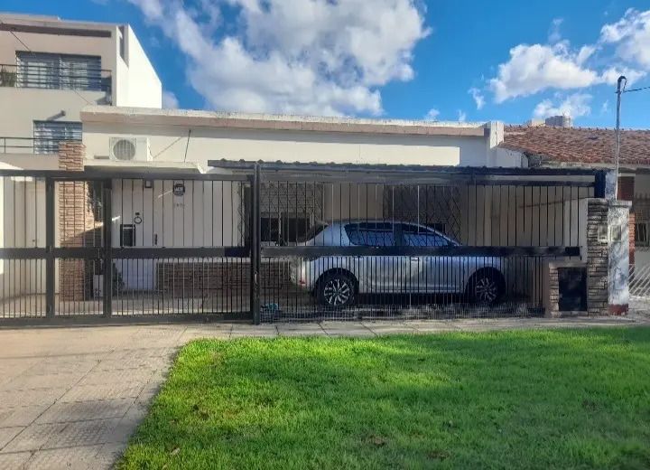 Casa en Tte. Cnel. Césa