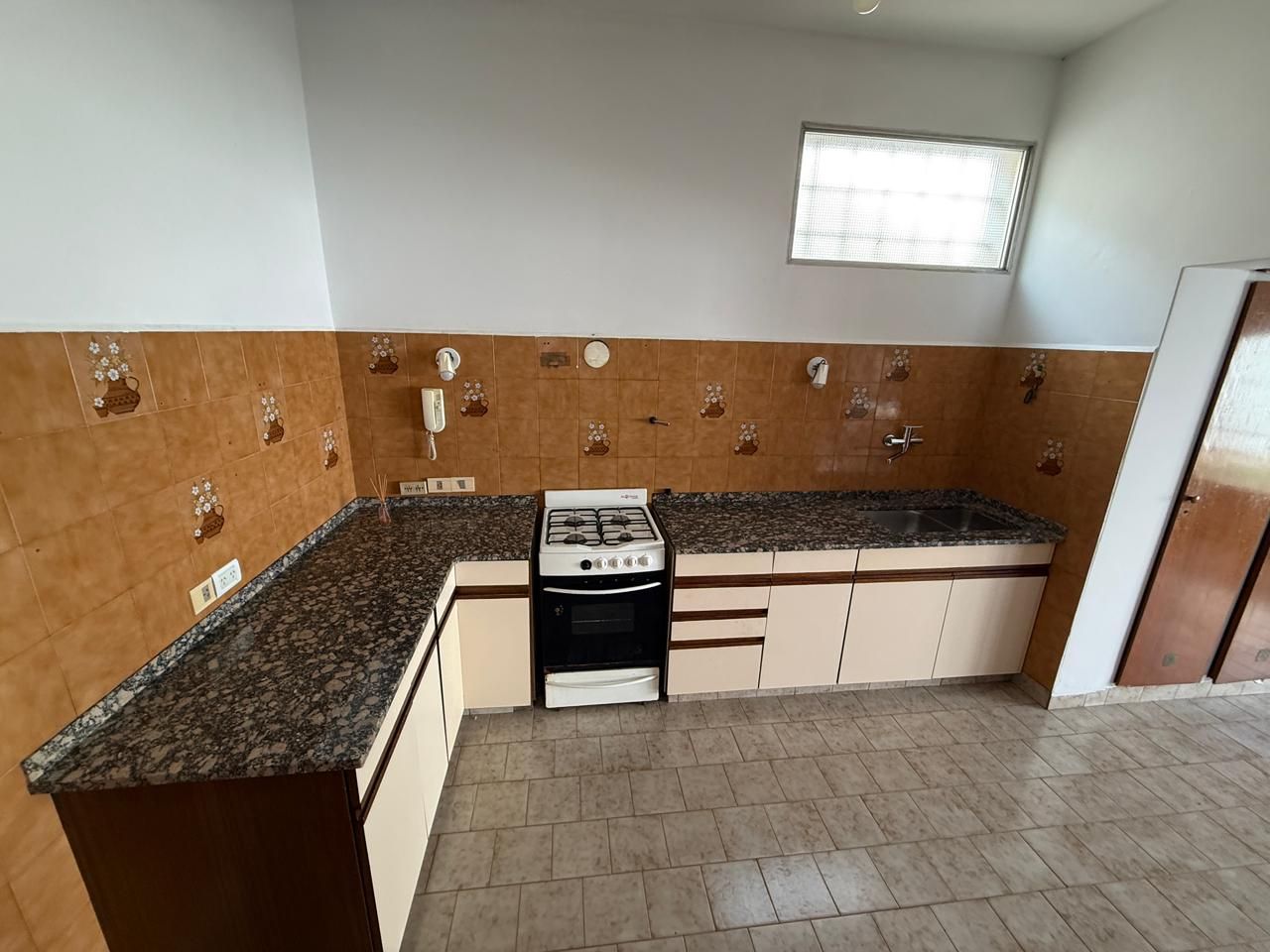 ALQUILER DE CASA EN Vicente López - Villa Adelina - 9
