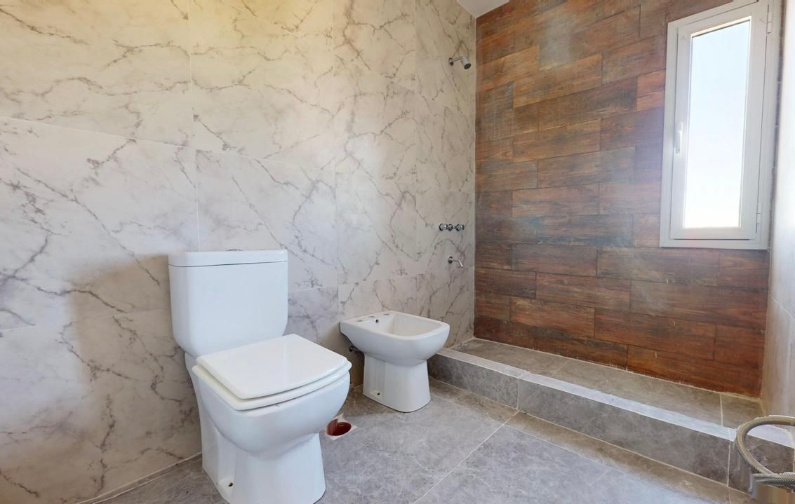 VENTA DE CASA EN Ezeiza - Laguna Azul - 30