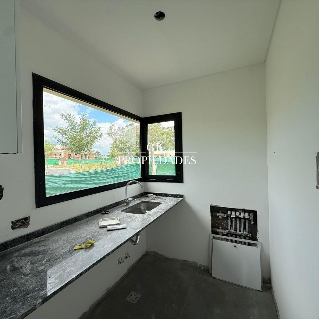VENTA DE CASA EN Pilar - Santa Sofia - 11