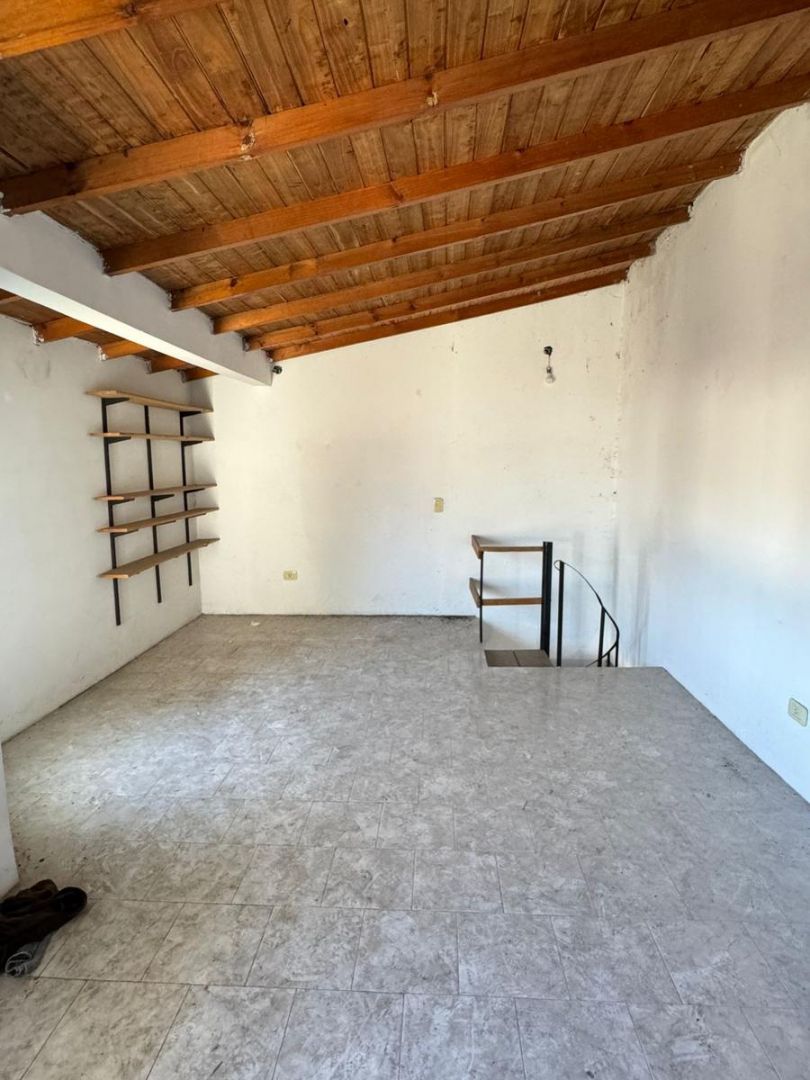 VENTA DE CASA EN G.B.A. Zona Sur - Lomas de Zamora Oeste - 24