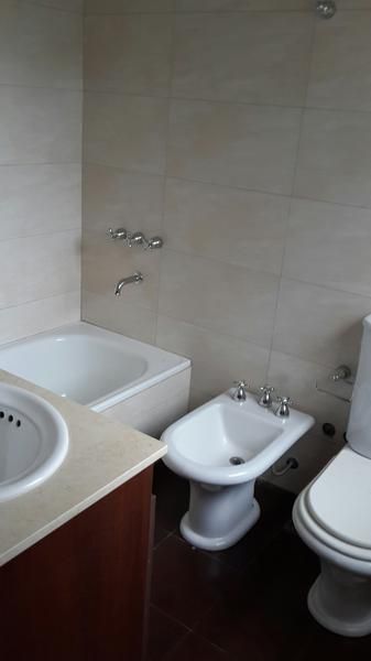 VENTA DE CASA EN Almirante Brown - Adrogue - 11
