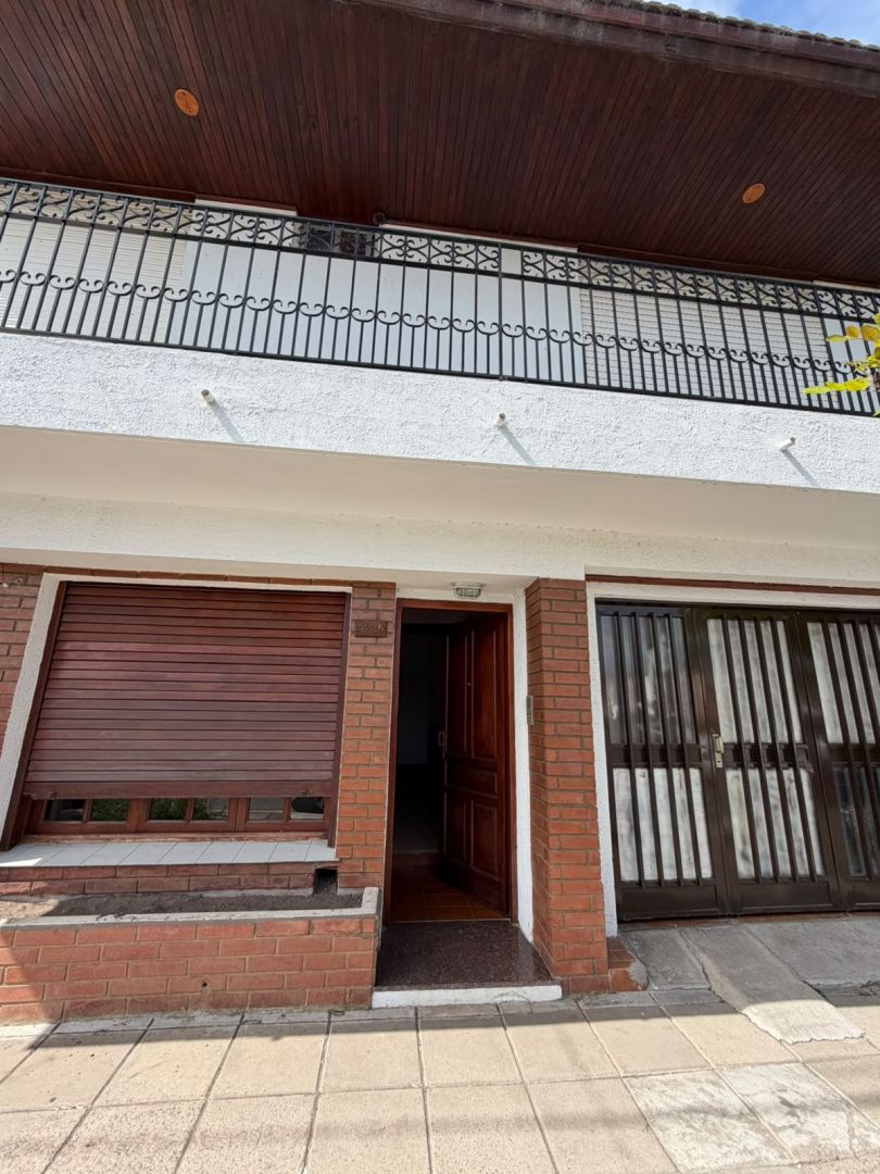 Casa en Estrada 4200