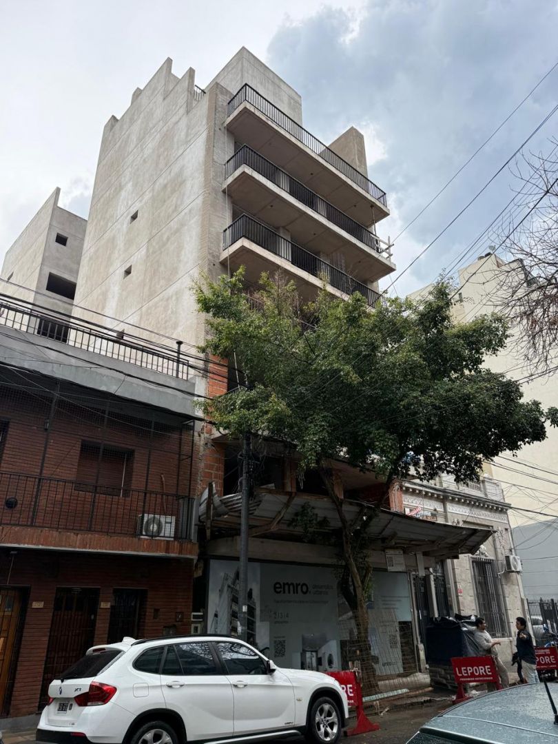 Departamento en Jose Marmol 200