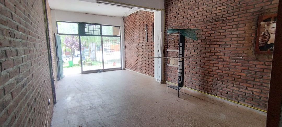 VENTA DE LOCAL EN Villa Gesell - Sur - 35