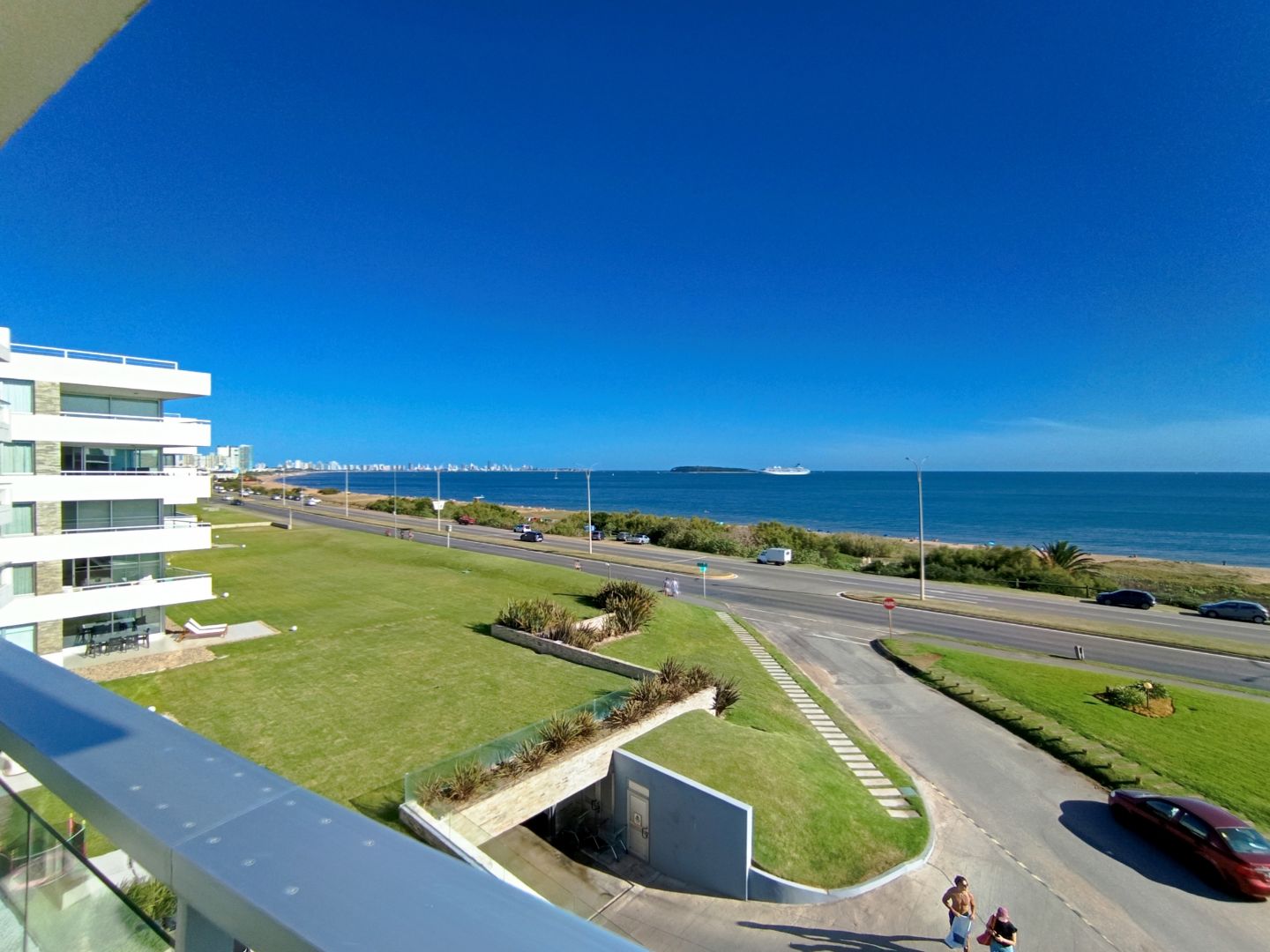 Apartamento en venta Playa Mansa 3 ambientes