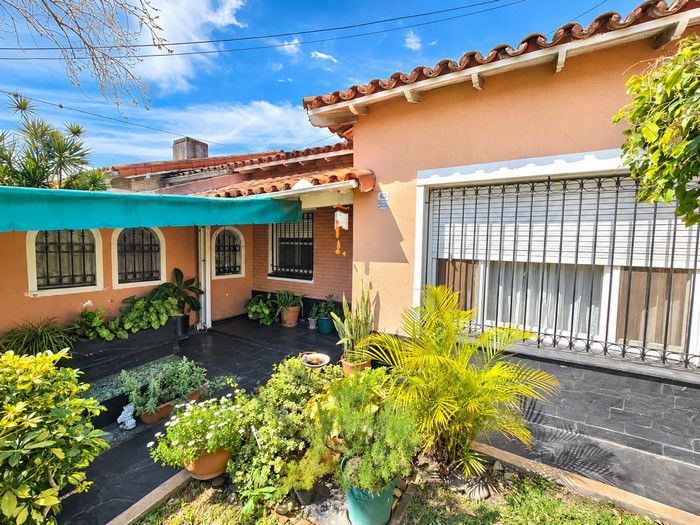 Casa en venta Ciudad Jardín Lomas 4 ambientes