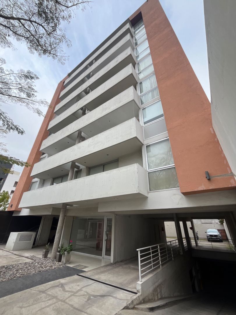 Departamento en PRESIDENTE PERON 2400