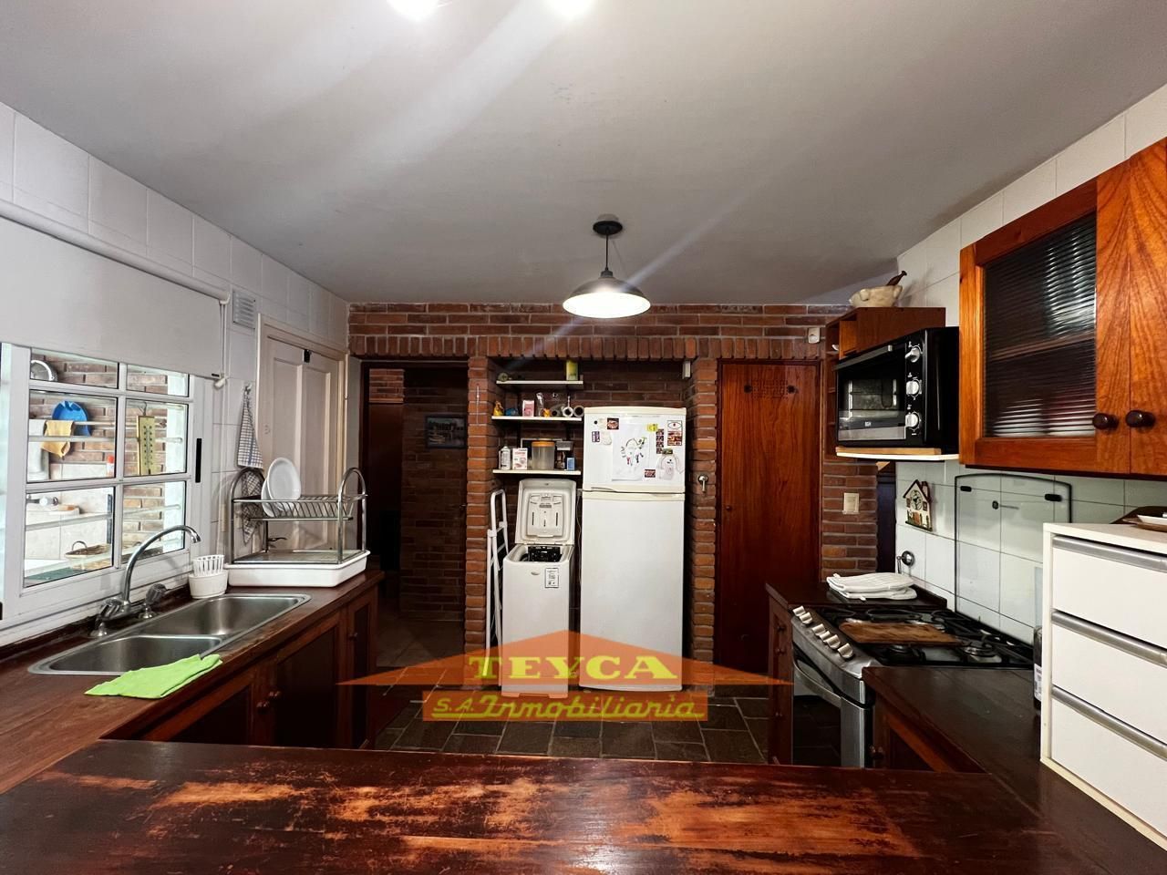 Casa en venta Lasalle 5 ambientes