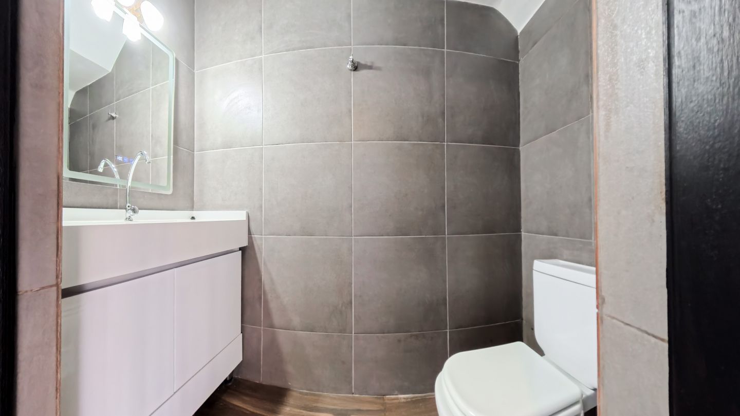 Local Comercial en Venta en Almirante Brown, G.B.A. Zona Sur